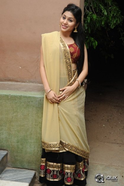 Hamida-Khatoon-at-Sahasam-Seyara-Dimbaca-Audio-Launch